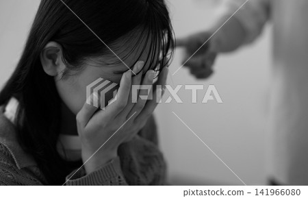 Image of men and women in moral harassment (black and white) Image of men and women in moral harassment (black and white) 141966080