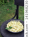 Yellow string beans 141968230