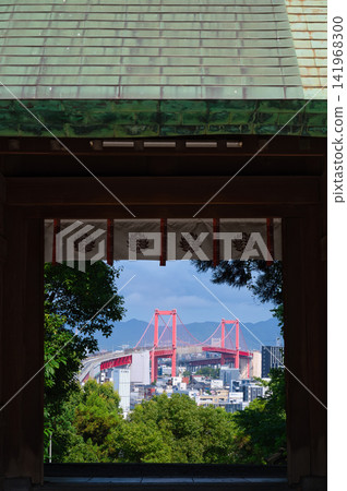 從山頂神社看到的若戶橋。 從山頂神社看到的若戶橋。 141968300