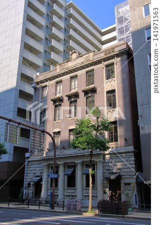 Retro architecture in the Kitahama area of Yodoyabashi, Osaka Retro architecture in the Kitahama area of Yodoyabashi, Osaka 141971563