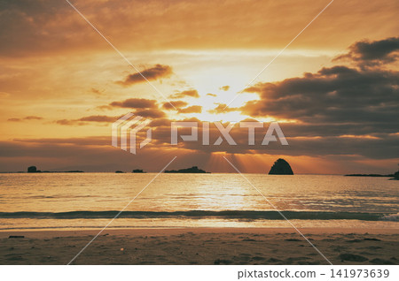 從海上升起的旭 從海上升起的旭 141973639