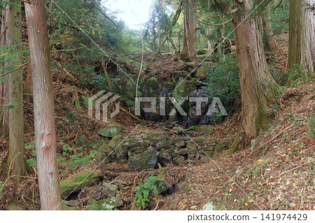 Akasaka Fudo-son Waterfall (Murata Town, Miyagi Prefecture) Akasaka Fudo-son Waterfall (Murata Town, Miyagi Prefecture) 141974429