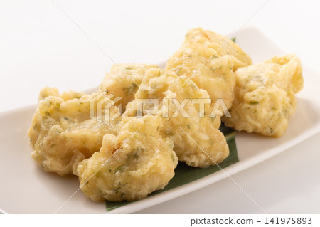 Bamboo shoots, dried seaweed, tempura Bamboo shoots, dried seaweed, tempura 141975893