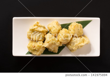 Bamboo shoots, dried seaweed, tempura Bamboo shoots, dried seaweed, tempura 141975894