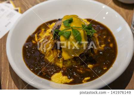 Fluffy and creamy egg hamburger omelet rice Fluffy and creamy egg hamburger omelet rice 141976149