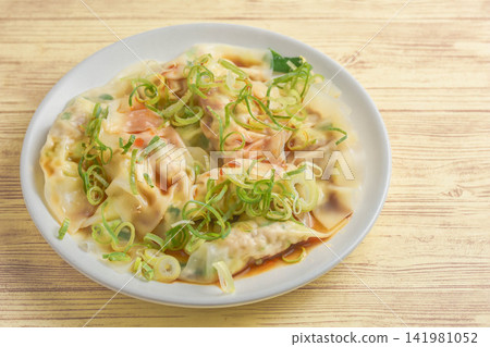 Spicy boiled dumplings Spicy boiled dumplings 141981052