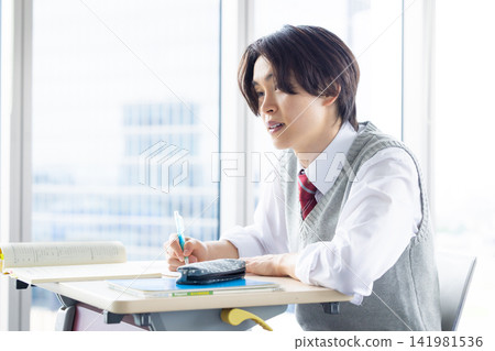 Students: High school students taking a class. Filming cooperation: Denpa Gakuen Tokyo Electronics College. Students: High school students taking a class. Filming cooperation: Denpa Gakuen Tokyo Electronics College. 141981536
