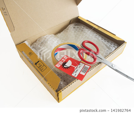 Shipping service dedicated box packaging image Flea market app Shipping service dedicated box packaging image Flea market app 141982764