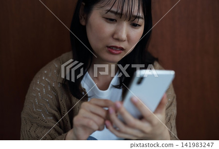 Smartphones and Negative Women Smartphones and Negative Women 141983247