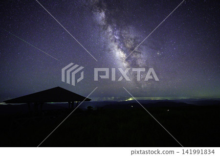 Perseid Meteor Shower: Shikoku Karst - The Perseid Meteor Shower and the Milky Way Perseid Meteor Shower: Shikoku Karst - The Perseid Meteor Shower and the Milky Way 141991834