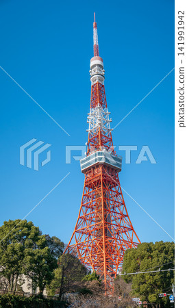 Tokyo Tower under Clear Blue Sky in Tokyo, Japan Tokyo Tower under Clear Blue Sky in Tokyo, Japan 141991942