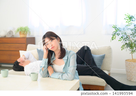 Japanese couple arguing Japanese couple arguing 141993594