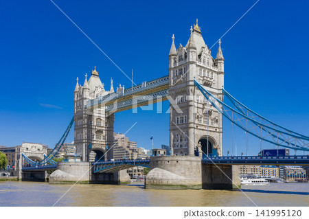 Tower Bridge and the Thames River on a clear day Tower Bridge and the Thames River on a clear day 141995120