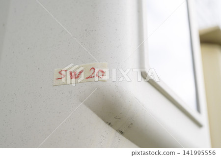 電錶上貼有犯罪偵查標記 電錶上貼有犯罪偵查標記 141995556