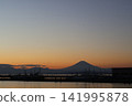 從江之島看到的富士山 141995878