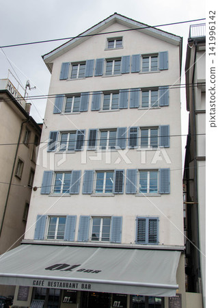 Scenic summer view of the Old Town architecture of Zurich Scenic summer view of the Old Town architecture of Zurich 141996142