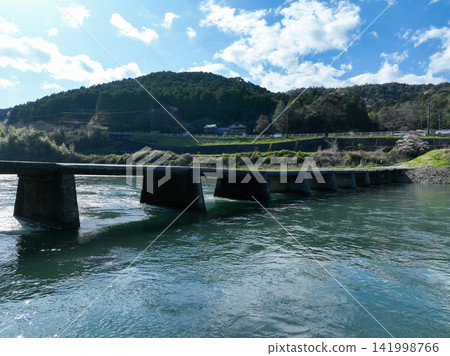 Wakai Submersible Bridge, Shimanto Town, Kochi Prefecture Wakai Submersible Bridge, Shimanto Town, Kochi Prefecture 141998766