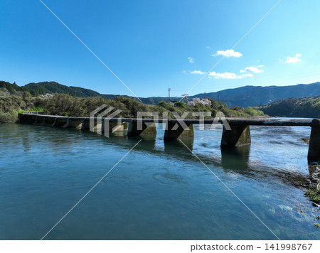 Wakai Submersible Bridge, Shimanto Town, Kochi Prefecture Wakai Submersible Bridge, Shimanto Town, Kochi Prefecture 141998767
