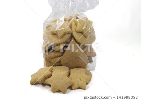 baked biscuits of various butter shapes 141999058