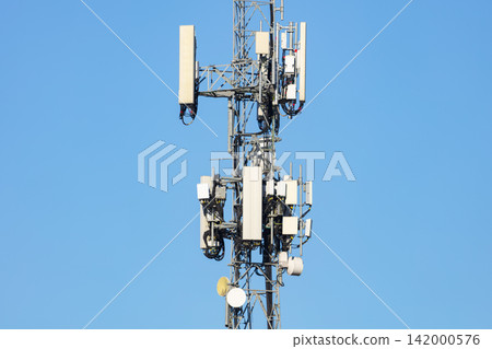 The top section of a large and high telecommunications tower 142000576
