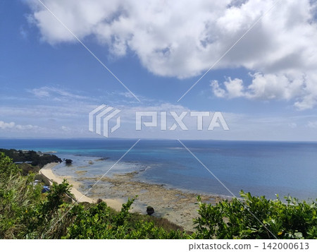 藍色大海 | 沖繩 | 壯麗景色 藍色大海 | 沖繩 | 壯麗景色 142000613