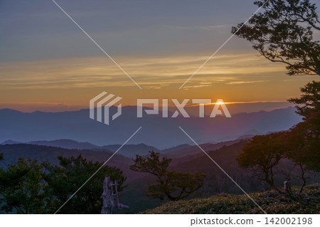 A fantastic sunset scene I saw on Mt. Odaigahara. 142002198