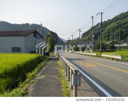 大阪府豐野郡乃瀨町173號國道沿線景色。 大阪府豐野郡乃瀨町173號國道沿線景色。 142002281