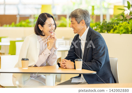 Lifestyle of a close-knit senior couple Lifestyle of a close-knit senior couple 142002880