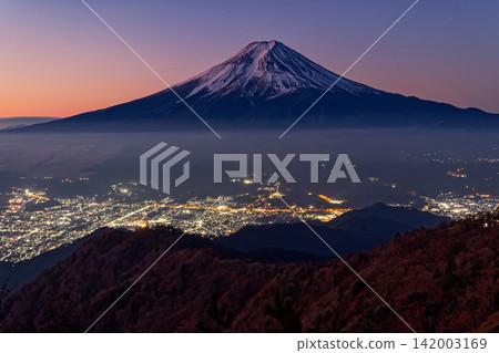 Fuji of the dawn seen from Mitsubashi Fuji of the dawn seen from Mitsubashi 142003169