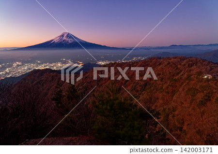 Fuji of the dawn seen from Mitsubashi Fuji of the dawn seen from Mitsubashi 142003171