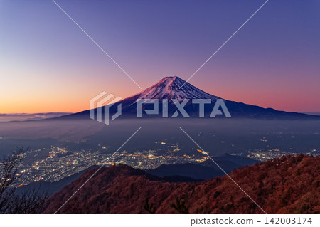 Fuji of the dawn seen from Mitsubashi Fuji of the dawn seen from Mitsubashi 142003174
