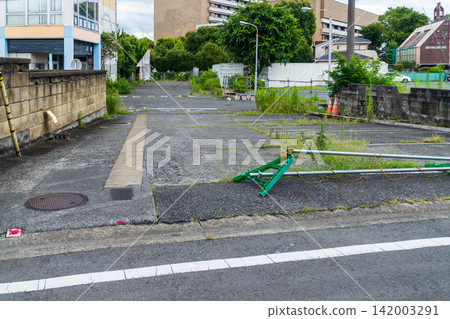 Building and parking lot site after the sports club closed down. Building and parking lot site after the sports club closed down. 142003291