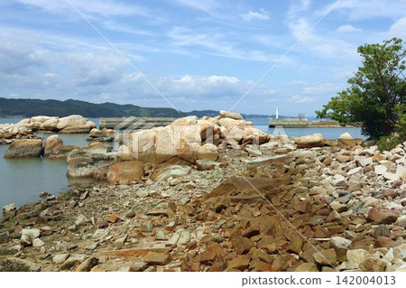 Inujima Island in Okayama Prefecture and the surrounding scenery Inujima Island in Okayama Prefecture and the surrounding scenery 142004013