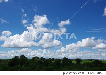 地球和白雲 地球和白雲 142004055