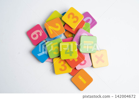 Number wood block cubes for learning Mathematic, education math. Number wood block cubes for learning Mathematic, education math. 142004672
