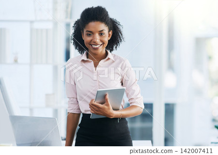Portrait, employee and woman with tablet, smile and research for project, confidence and feedback. Face, employee and agent with tech, internet and network with deadline, career ambition or planning 142007411