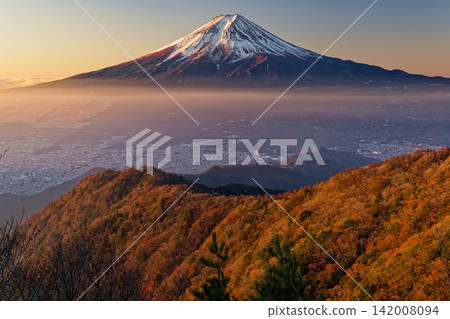 Mt. Fuji seen from Mitsubashi Mt. Fuji seen from Mitsubashi 142008094