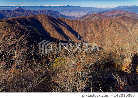 從清八山可以遠眺南阿爾卑斯山、北阿爾卑斯山、八嶽山脈以及甲府盆地的城鎮風光。 從清八山可以遠眺南阿爾卑斯山、北阿爾卑斯山、八嶽山脈以及甲府盆地的城鎮風光。 142010096