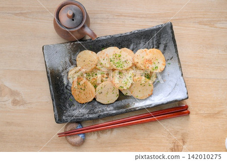 炒山藥、醬油奶油炒山藥、各種山藥料理。 炒山藥、醬油奶油炒山藥、各種山藥料理。 142010275