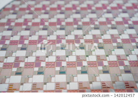 Silicon wafer for manufacturing semiconductor of integrated circuit. Silicon wafer for manufacturing semiconductor of integrated circuit. 142012457