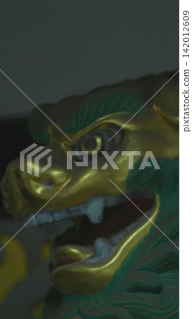 Lion that wards off evil 142012609