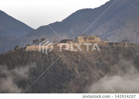 從立泉峽眺望武田城遺址 從立泉峽眺望武田城遺址 142014287