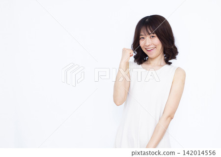 膽量姿勢的女人 142014556