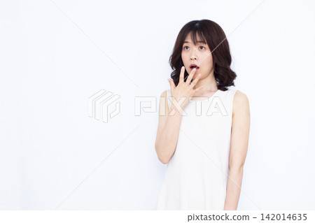 驚訝又驚訝的女人 142014635