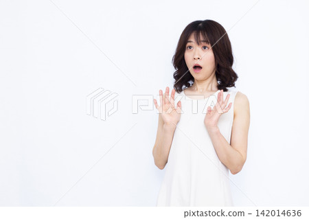驚訝又驚訝的女人 142014636