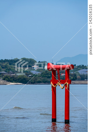 Ogyo Shrine's underwater torii gate at high tide [Tara-cho, Fujitsu-gun, Saga Prefecture] 142016185