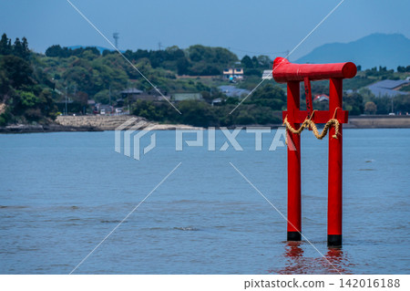 Ogyo Shrine's underwater torii gate at high tide [Tara-cho, Fujitsu-gun, Saga Prefecture] 142016188