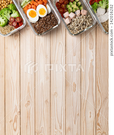 Balanced lunch boxes arranged weekly preparation Balanced lunch boxes arranged weekly preparation 142016282