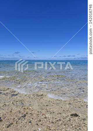 久米島的荒海灘,鮮少有人。 久米島的荒海灘,鮮少有人。 142016746