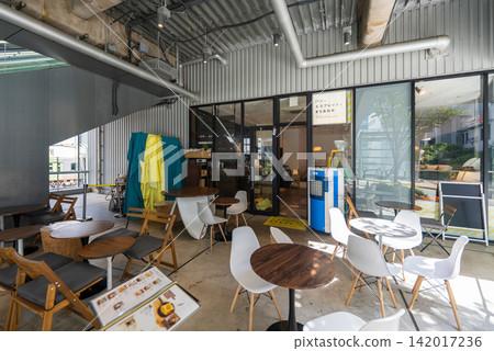 Meeting at a bakery and espresso shop in Shibuya Meeting at a bakery and espresso shop in Shibuya 142017236